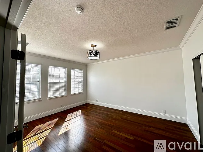 407 Iris St — Photo 76