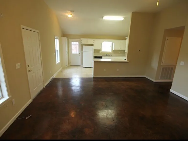 440 Beauregard Cir — Photo 9