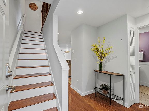 4th image of 251 Shepard Way NW
