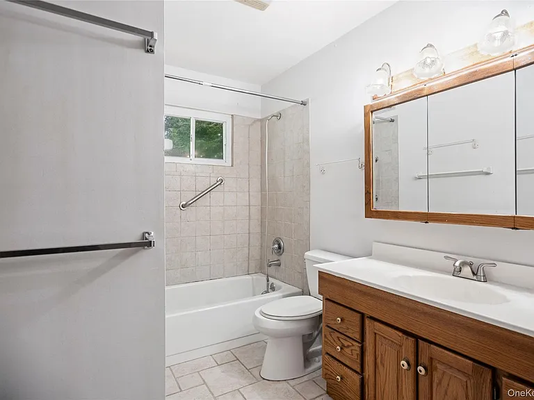 39 Wolfhollow Rd — Photo 16