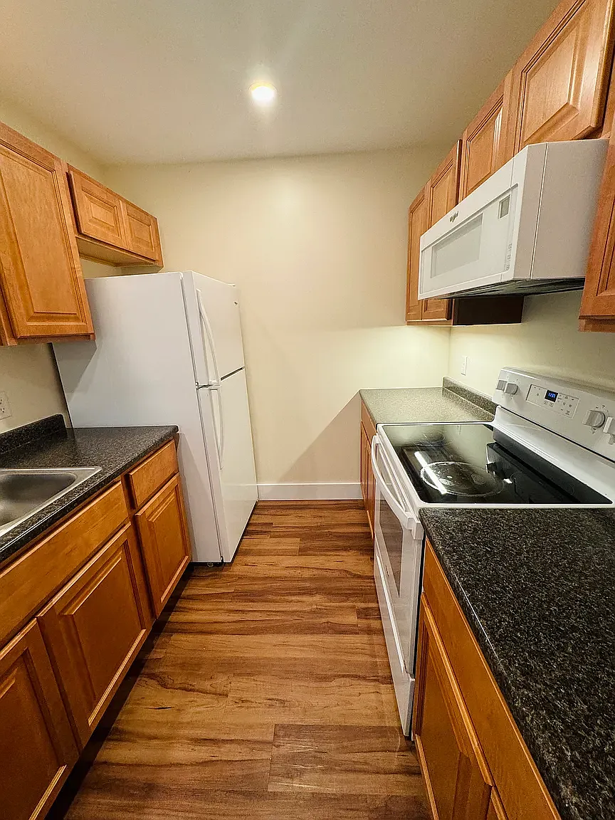 Studio, $1,630 — Photo 4