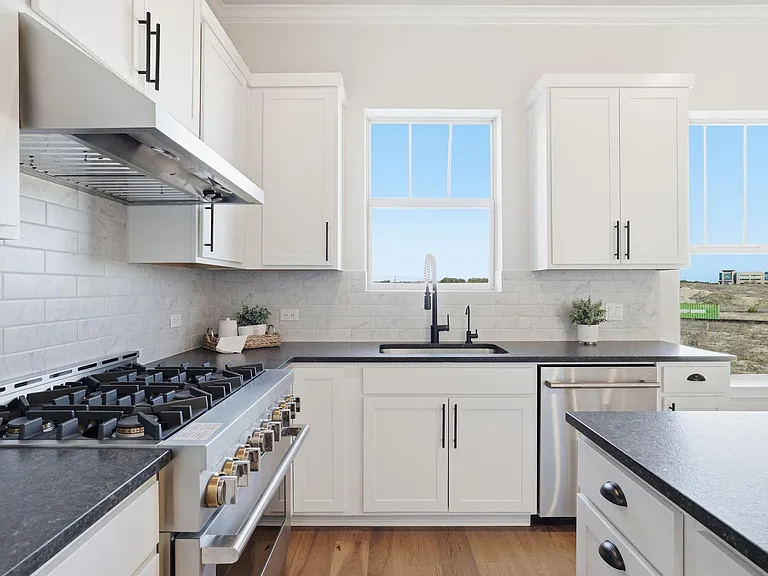 905 Pullman St — Photo 9