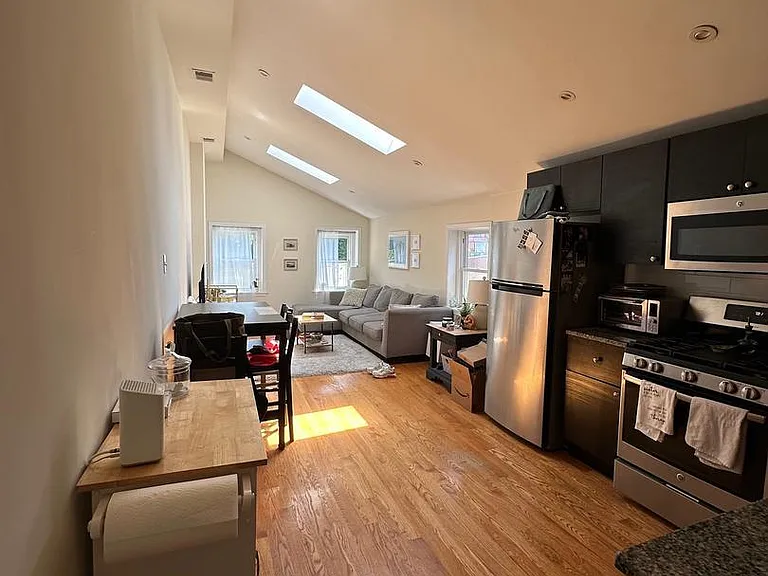 309 S 12th St #3F — Photo 1