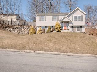 14-16 Walnut Ln, Middletown, NY 10940