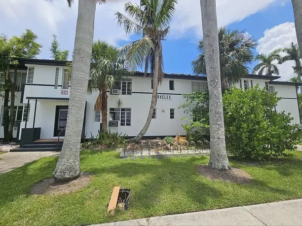 Arvelee Apartments