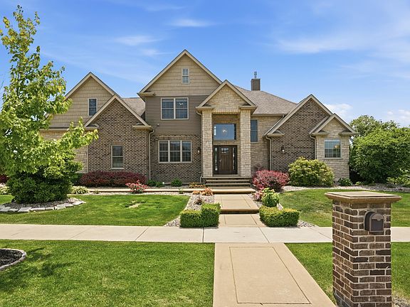 3rd image of 863 Sylvia Ln