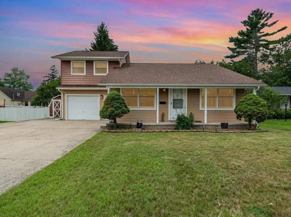 521 Smith St, East Tawas, MI 48730