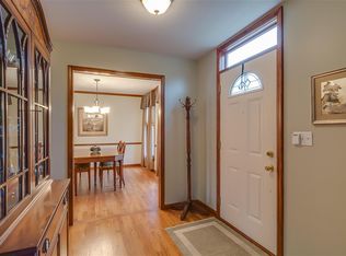 50588 Linden Grove Ln, Granger, IN 46530