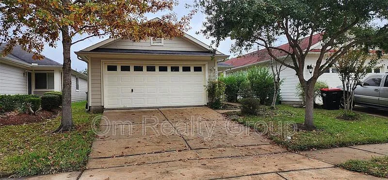 3 bed, 2.0 bath, 1636 sqft, $1,995 — Photo 2