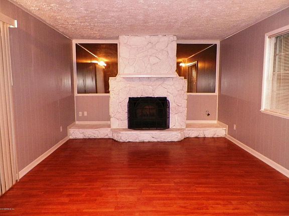3rd image of 2367 Betsy Dr