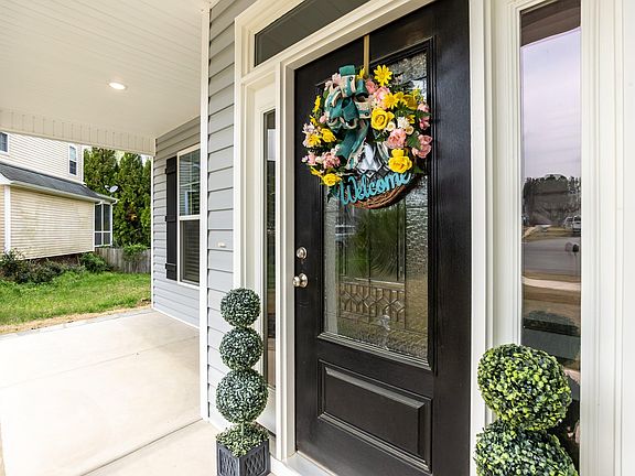 4th image of 210 Cambridge Way