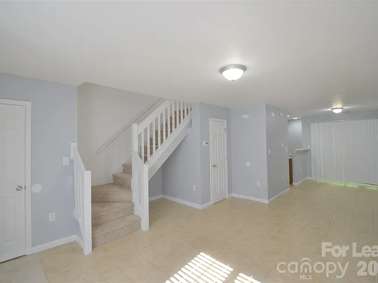 7539 Petrea Ln — Photo 4