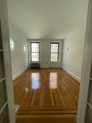 Rented by Peter R. Hungerford, LREB | media 23