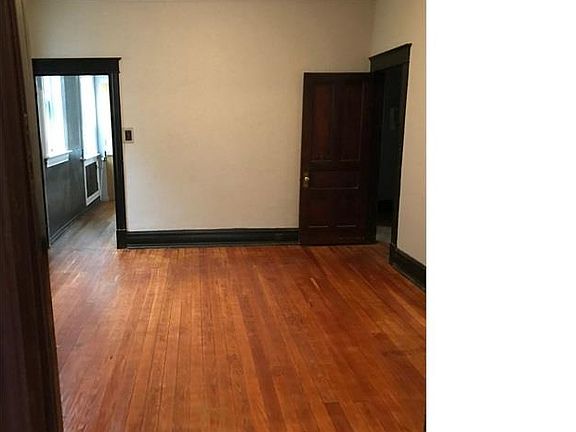 3rd image of 4036 Lexington Ave