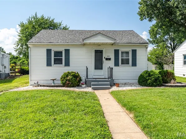 2633 Center St, Granite City, IL 62040