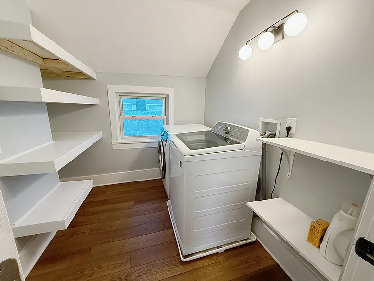 107 Van Dam St #2 — Photo 10