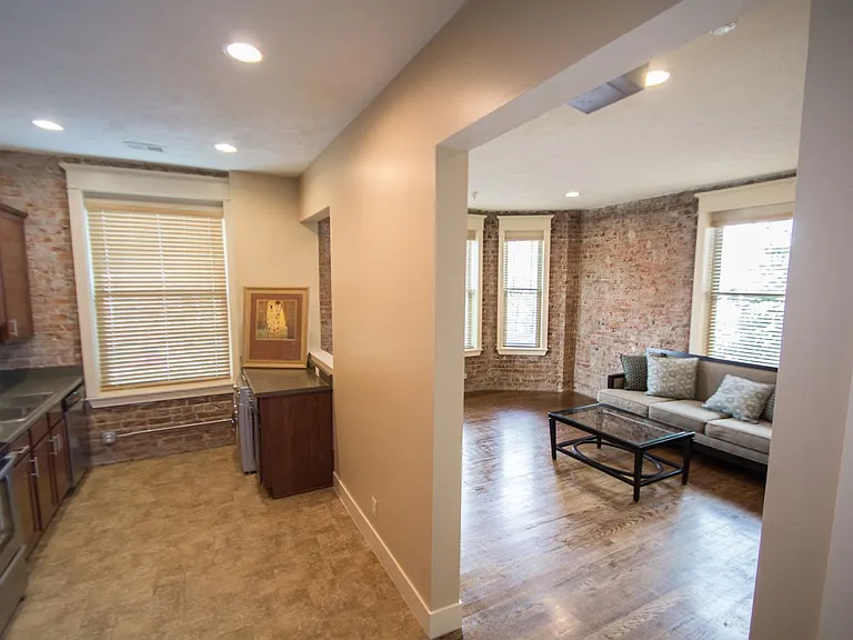 804 Park Ave — Photo 4