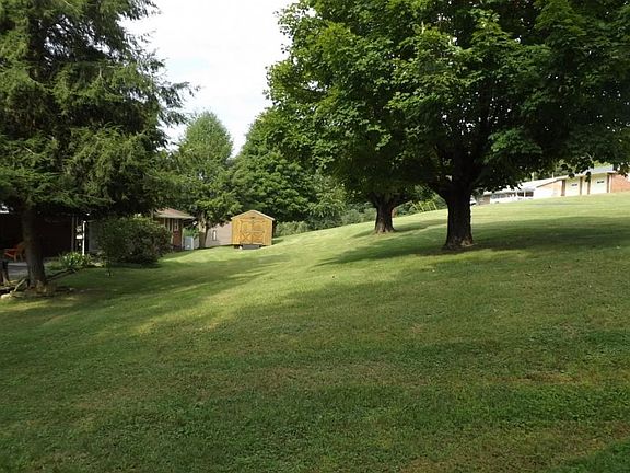 3rd image of 171 Massey Dr