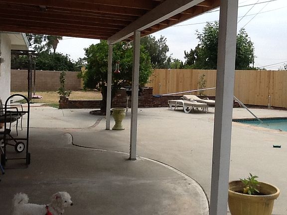 3rd image of 1037 N Lyman Ave