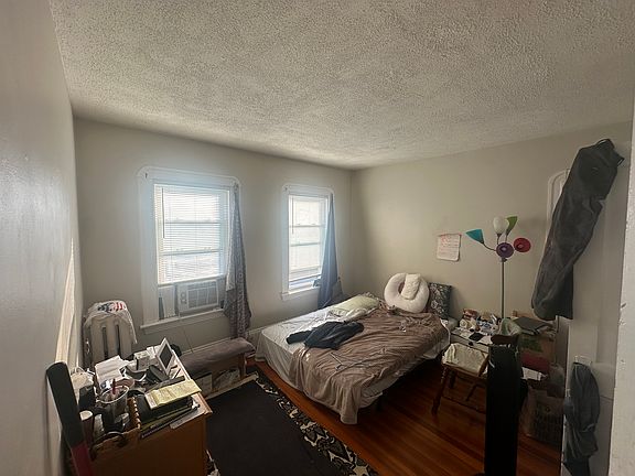 4th image of 114-116 Pacific St #3