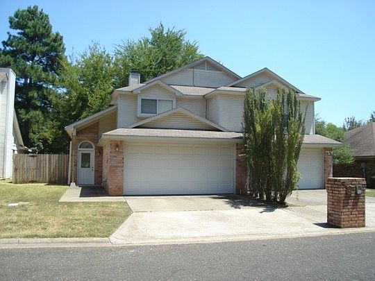 1st image of 1210 Towne Lake Dr