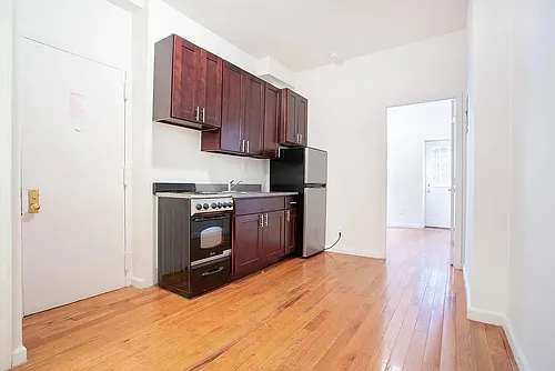 309 E 61st St #3 Photo 1