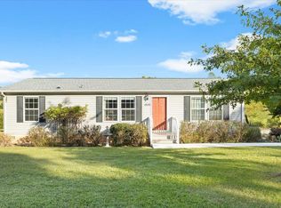 2036 Lone Oak Xing, Huddleston, VA 24104