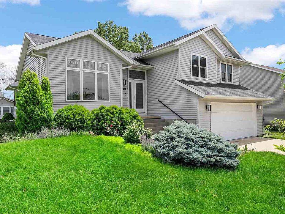 1st image of 815 Saint Andrews Dr