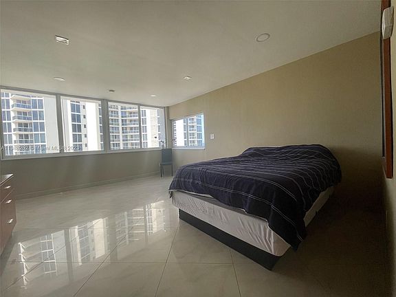 3rd image of 19201 Collins Ave #626