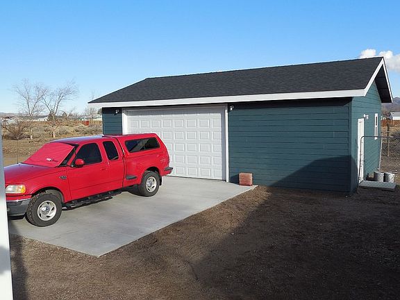 800+ sq ft Garage/ Work Shop
