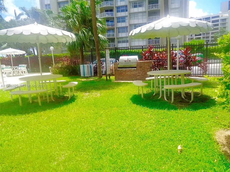 1408 Brickell Bay Dr #2F — Photo 4