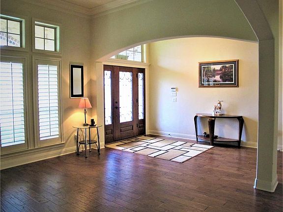 3rd image of 1140 Castle Bluff Cir