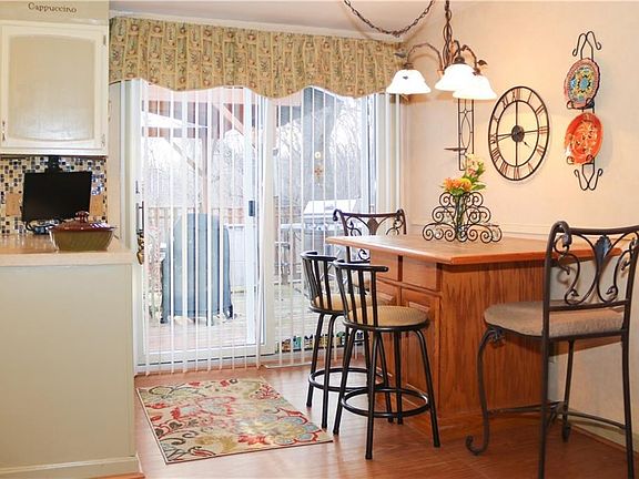 4th image of 24 Garnet St