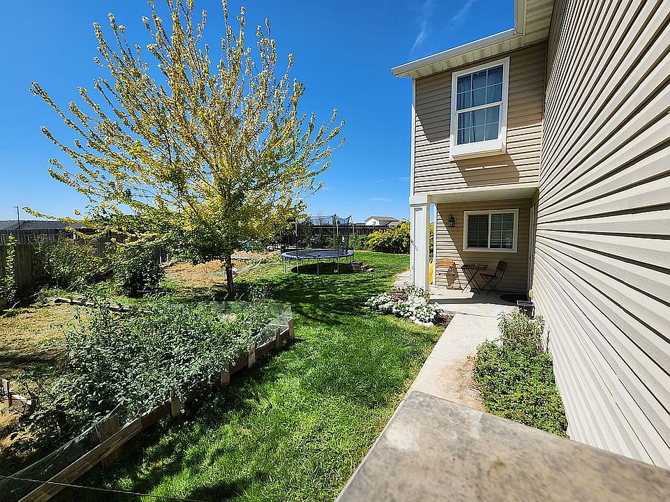 1st image of 19771 Cumberland Way