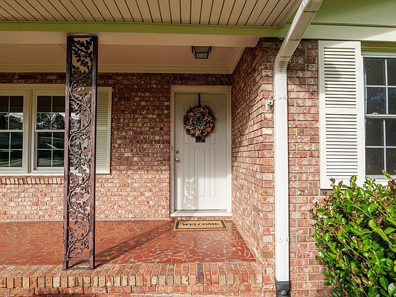 4th image of 607 Stanton Dr