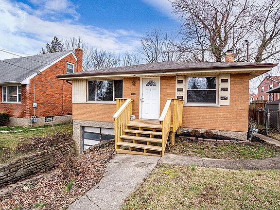 2nd image of 8370 Bobolink Dr