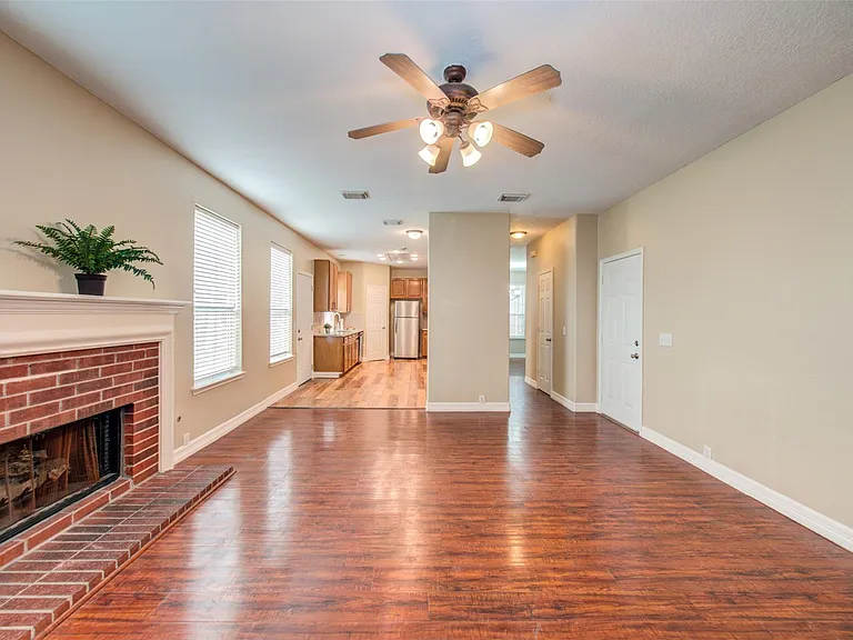 419 Thorpe Springs Dr — Photo 21