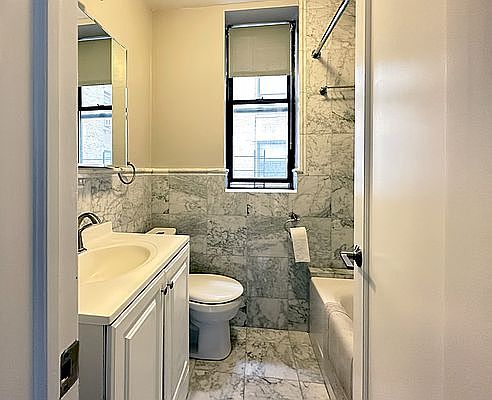 5th image of 310 W 85th St APT 2D