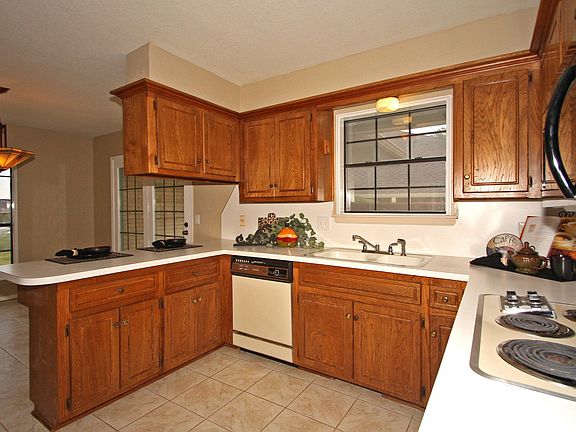 2nd image of 4305 Dahoon Dr