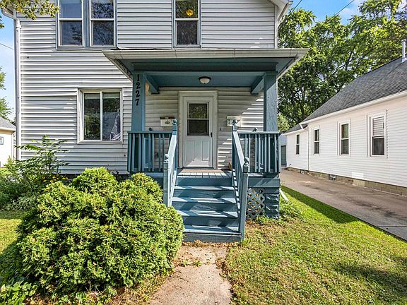 4th image of 1227 Porlier St