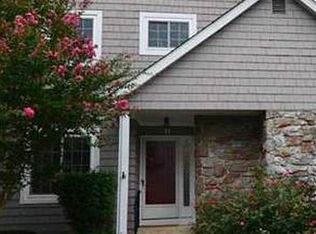 11 Lantern Ln, Chesterbrook, PA 19087