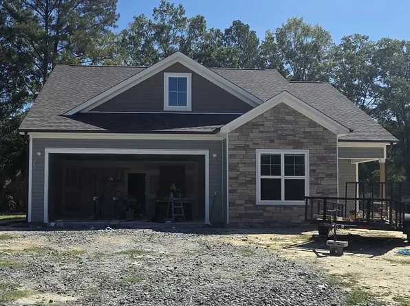105 Hawthorne St, Louisburg, NC 27549