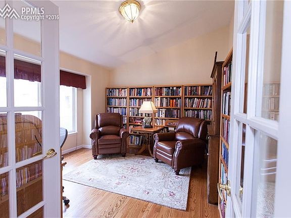 5th image of 1765 Moorwood Point