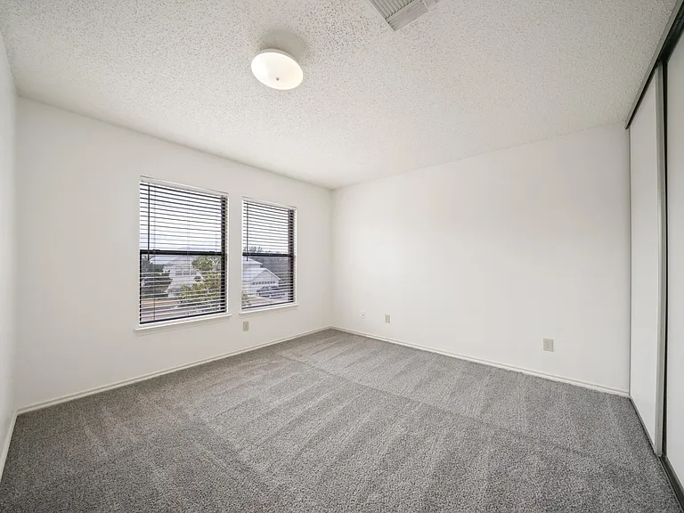 1688 Fir Cir — Photo 28