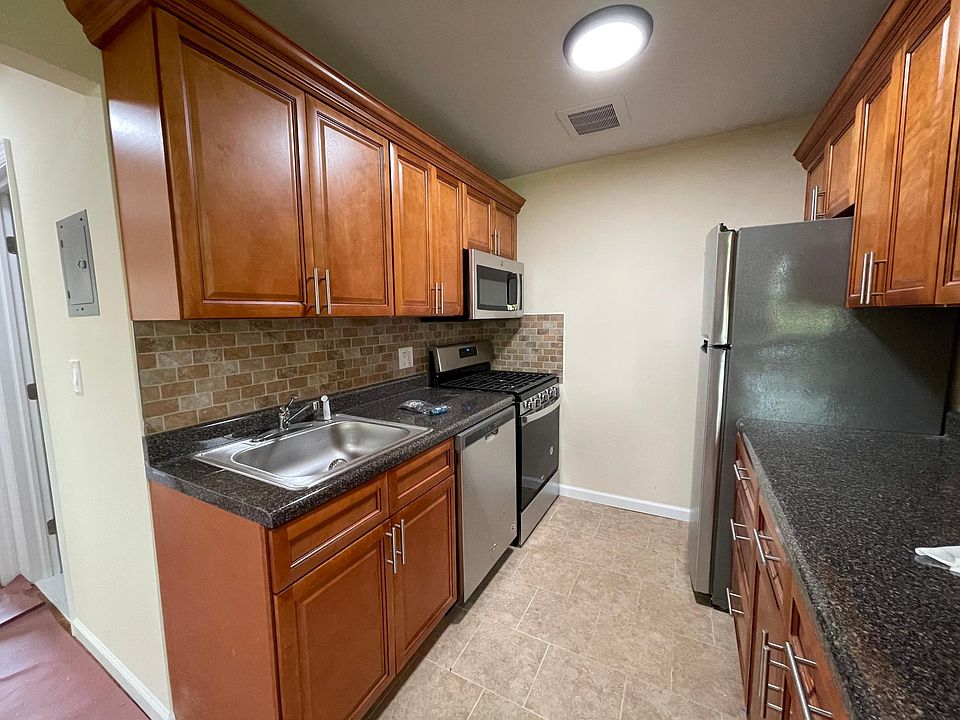 1st image of 18 Waldron Ave #11B