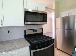 611 Eldora Ln, Lincoln, NE 68505