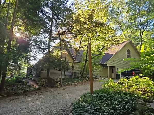 2050 Crooked Lake Rd, Chelsea, MI 48118
