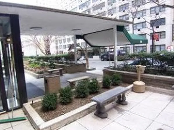 333 East 46th Street image 1 of 10