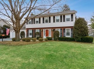 2S167 Big Horn Dr, Wheaton, IL 60189