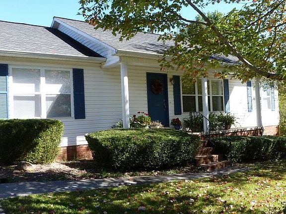 3rd image of 356 Cambridge Dr